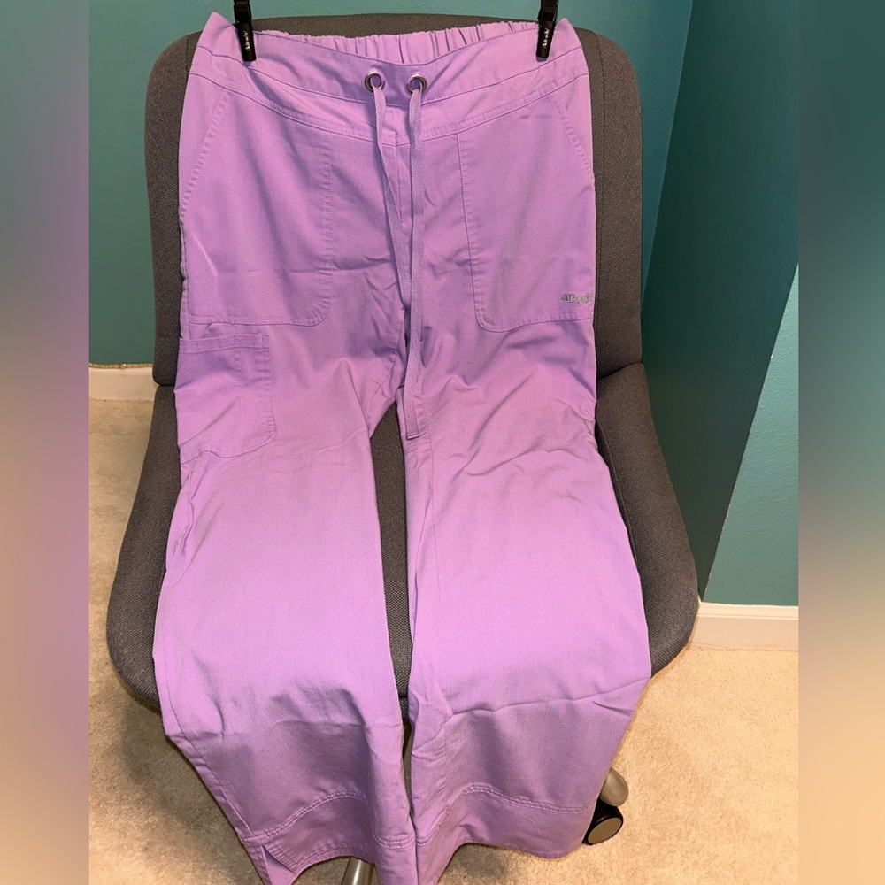 Greys Anatomy SIGNATURE Callie 3 pocket cargo pants in Lavender